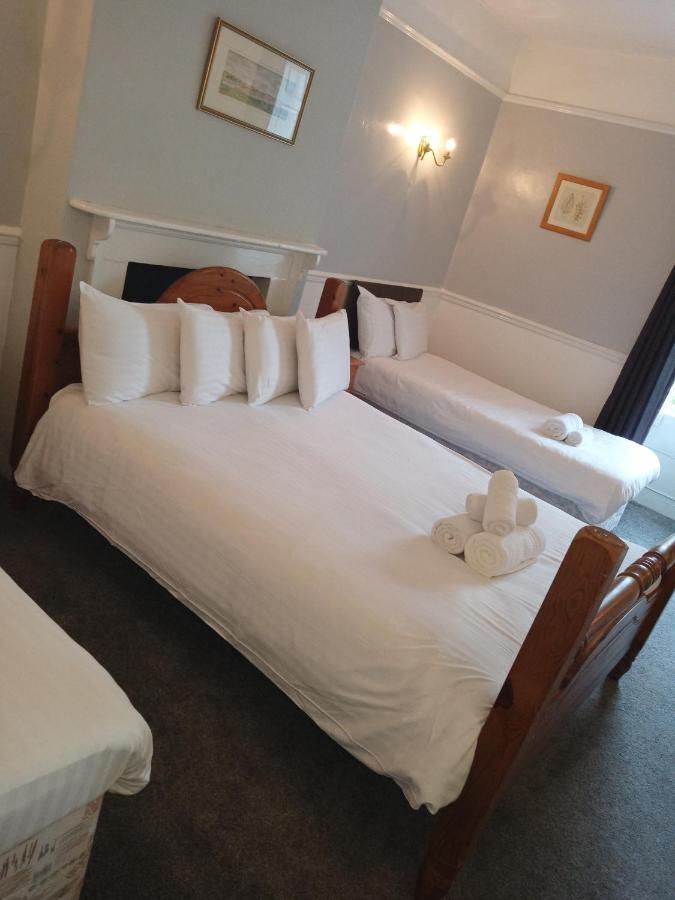 Blue Bell Hotel Белфорд Экстерьер фото