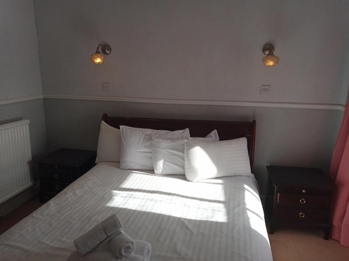 Blue Bell Hotel Белфорд Экстерьер фото